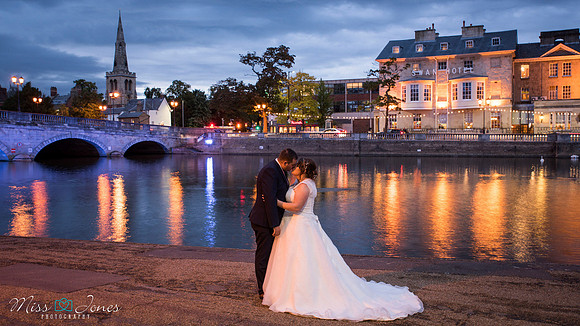 Bedford-Old-Town-Hall-wedding-photographer-017